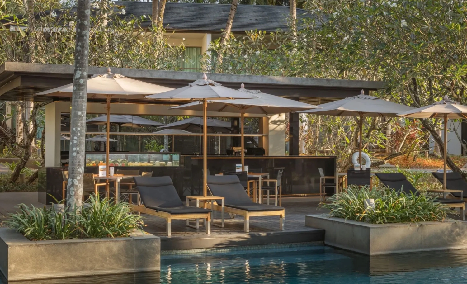 Pool Bar